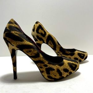 Steve Madden leopard print heels size 8.5